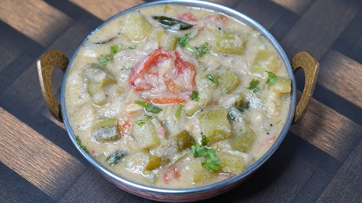 Peerkangai Paal Curry Recipe: நீர்ச்சத்து நிறைந்த பீர்க்கங்காய் பால்கறி செய்வது எப்படி..? விவரம் உள்ளே..!
