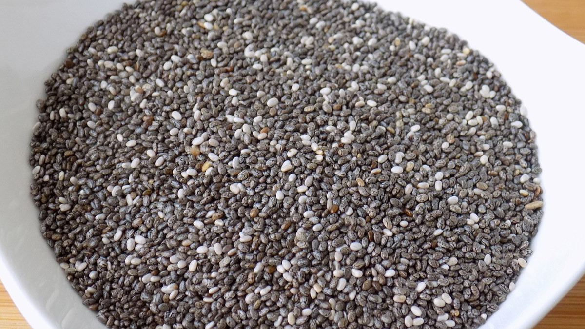 Chia Seeds Benefits: சியா விதைகளை சாப்பிடுவதால் கிடைக்கும் நன்மைகள் என்னென்ன..? விவரம் உள்ளே..!
