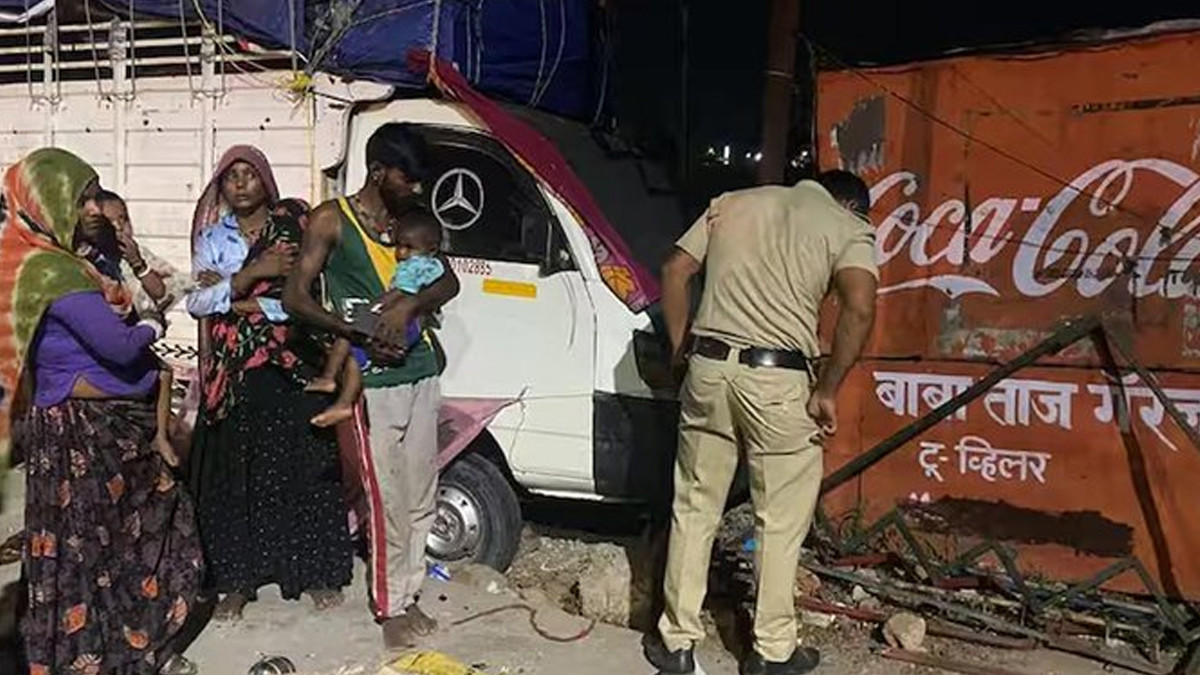 Drunken Drive Car Accident: அதிவேகமாக வந்த கார் நடைபாதையில் இருந்தவர்கள் மீது ஏறி 2 பேர் பலி..! 5 பேர் படுகாயம்..!