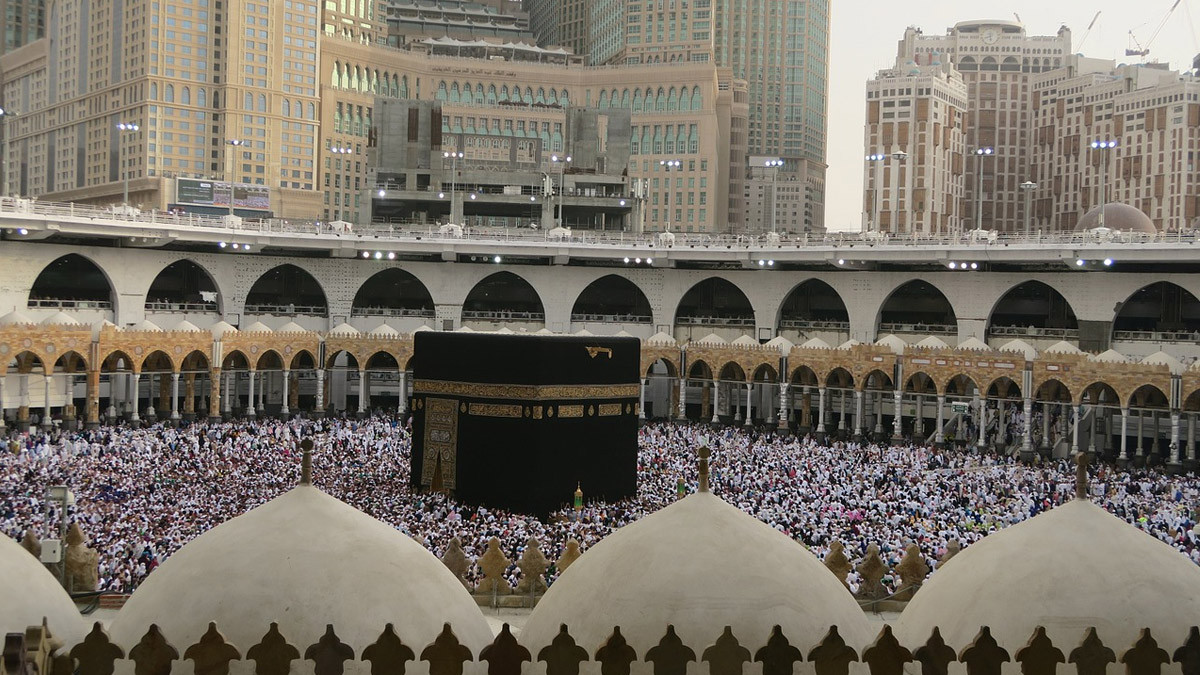 Haj Pilgrims Die From Heat: சவுதி அரேபியாவில் கொளுத்தும் வெயில்.. 1000க்கும் மேற்பட்ட ஹஜ் பயணிகள் பலி..!
