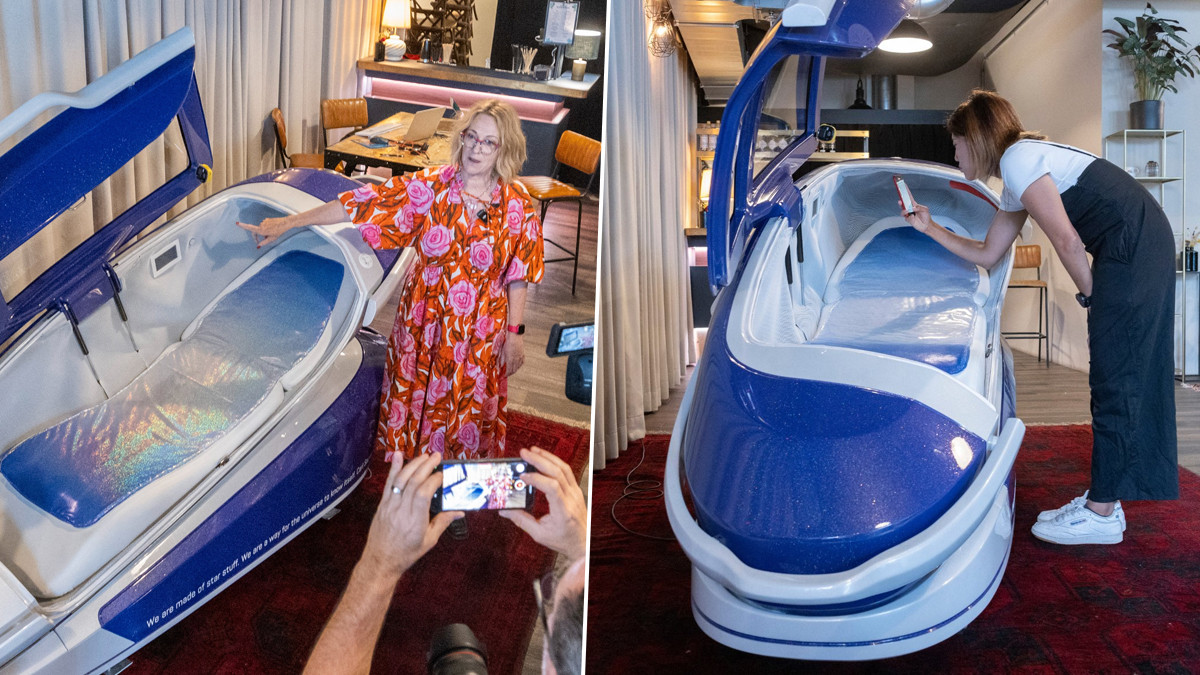 Portable Suicide Pod: தற்கொலை செய்ய விருப்பமா?.. ஒரே பட்டனில் மரணம்.. விரைவில் அறிமுகமாகும் படுக்கை.!