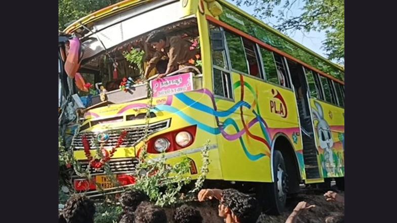 Thanjavur Accident: செல்போன் பேசியபடி பேருந்தை இயக்கிய ஓட்டுநர்; 2 தனியார் பேருந்துகள் நேருக்கு நேர் மோதி விபத்து.!