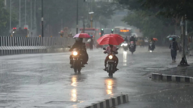 TN Weather Update: காலை 10 மணிவரை 11 மாவட்டங்களில் வெளுத்து வாங்கும் மழை; வானிலை ஆய்வு மையம் அறிவிப்பு.!