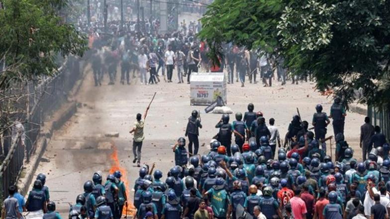 Bangladesh Violence: வங்கதேசத்தில் மீண்டும் வன்முறை; 97 பேர் பலி., இந்தியர்களுக்கு மத்திய அரசு எச்சரிக்கை.!