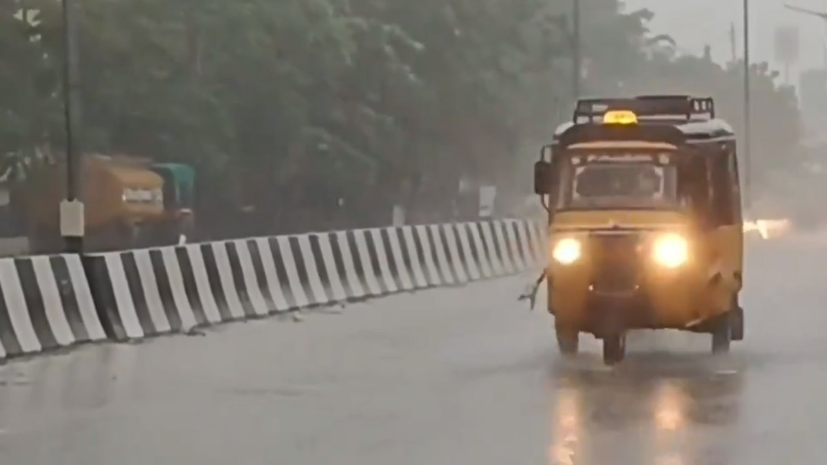 Tamilnadu Rains (Photo Credit: @NewsMobileIndia X)