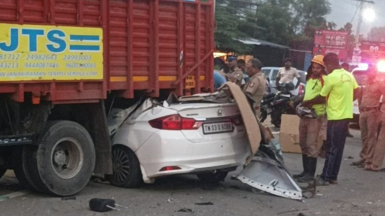 ECR Accident: நின்றுகொண்டு இருந்த லாரி மீது மோதி பயங்கரம்; தலை சிதறி நால்வர் பலி.. சென்னையில் சோகம்.!
