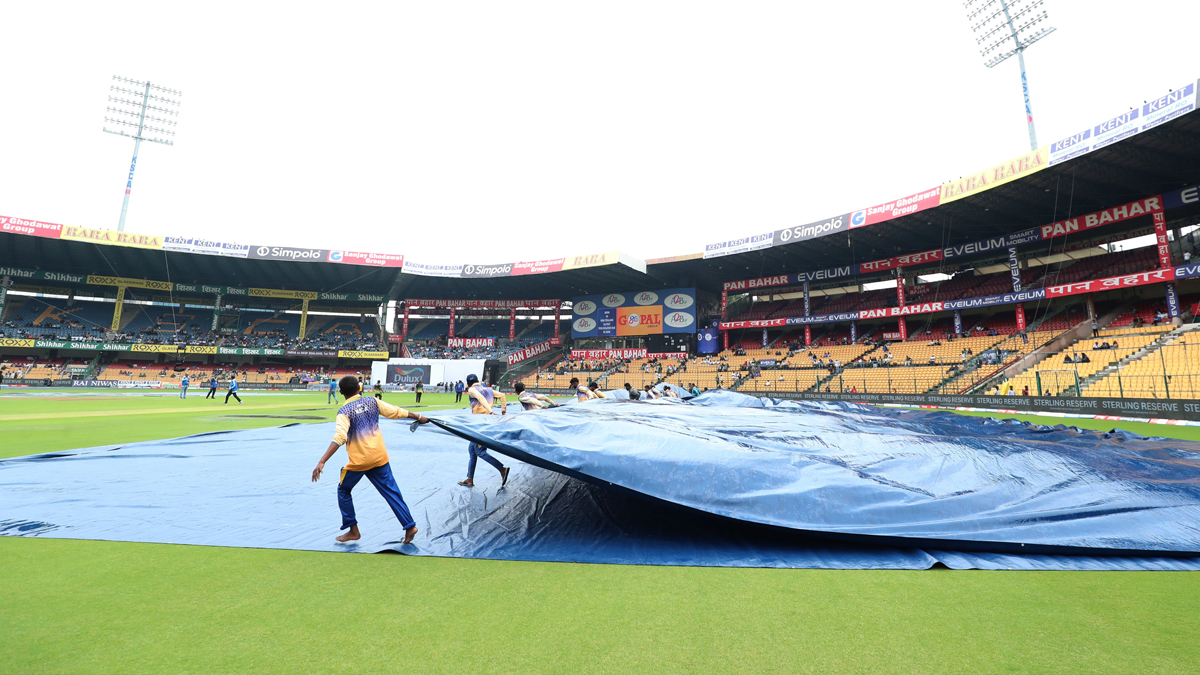 IND Vs NZ 1st Test: பெங்களூரில் கனமழை; இந்தியா-நியூசிலாந்து டெஸ்ட் போட்டியின் முதல் நாள் ஆட்டம் ரத்து..!
